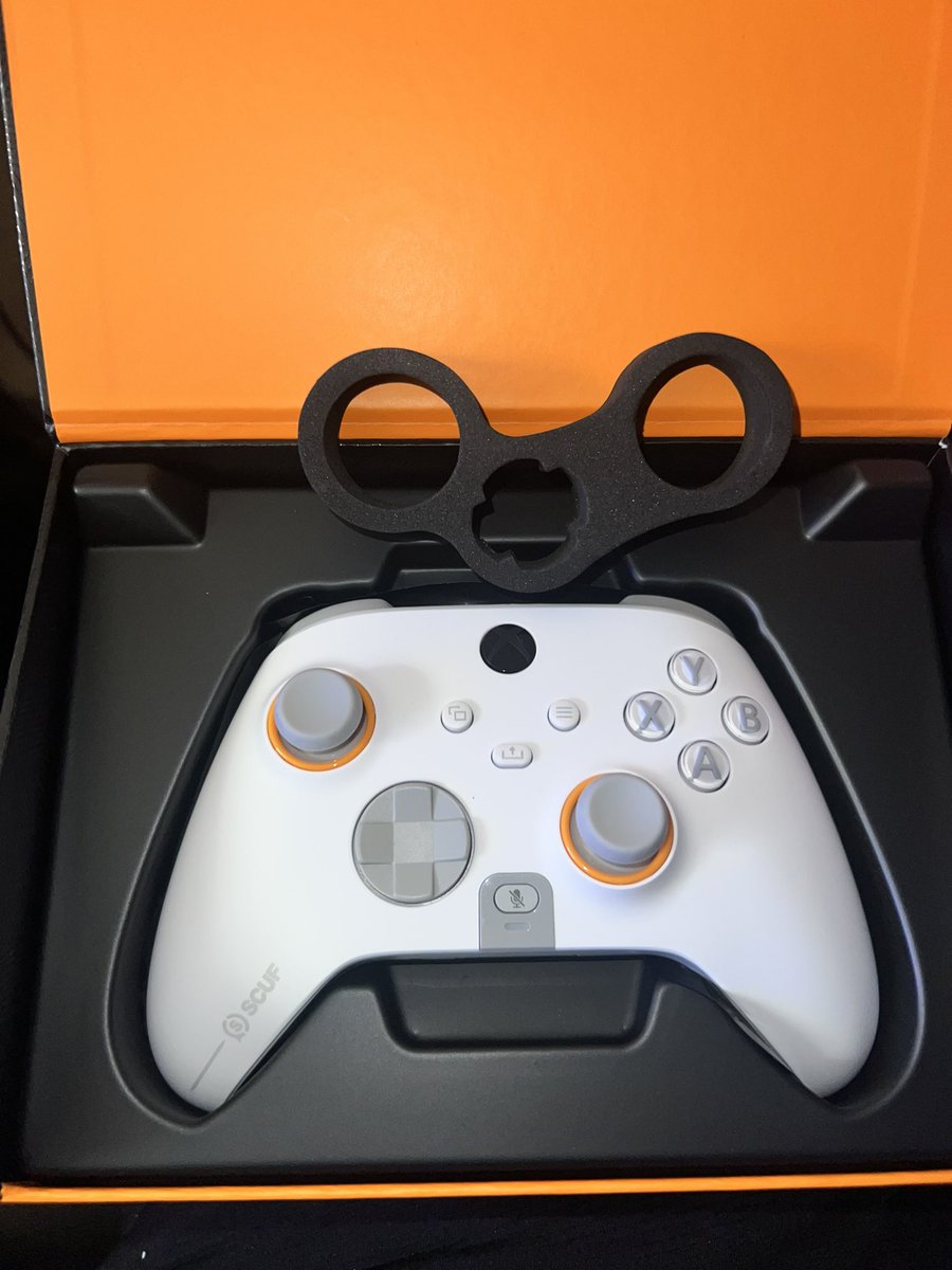 xKingGeo's tweet photo. Two Elite 2 controllers down… Let’s see if you can do better #SCUF #Day1 #streamer #twitch #InstinctPro #electronics https://t.co/lJQ24cFUbQ