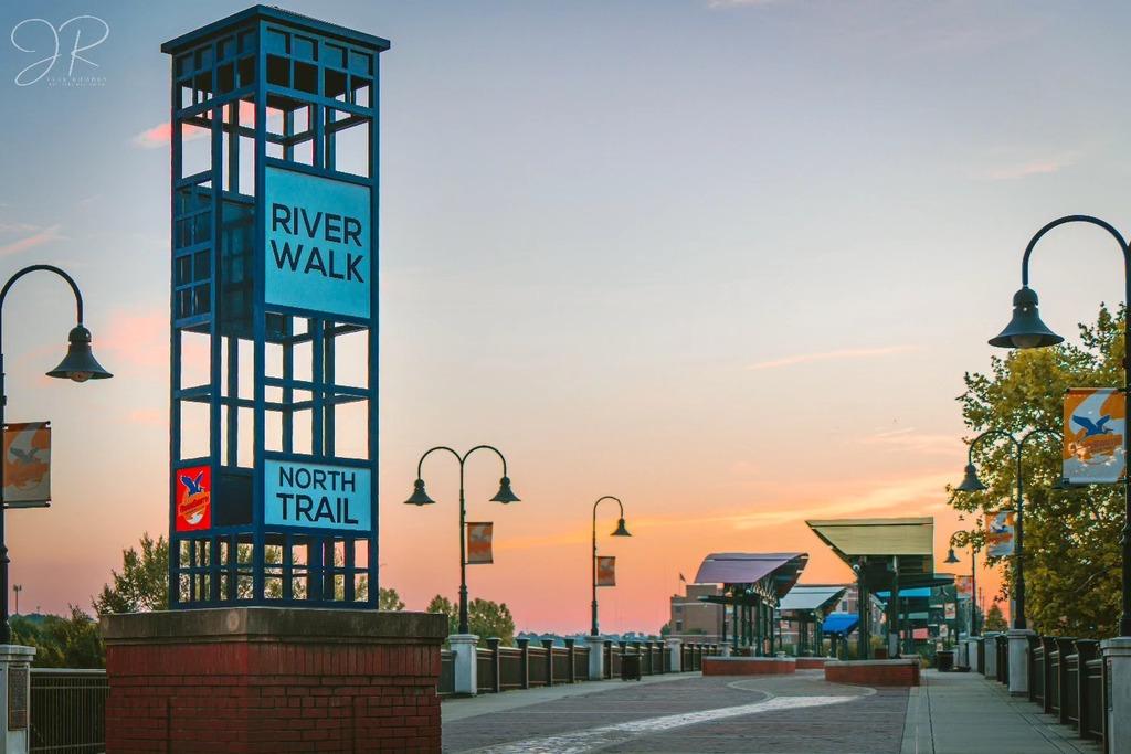 Riverwalk North Trail on 14th St. Pedestrian Bridge at Dragonfly Trails during sunset 🌇

#columbusgeorgia #columbusga #colga #phenixcityal #phenixcity #phenixcityalabama #leecounty #aburnal #opalikaal #photography #columbusgaphotographer #columbusgap… ift.tt/PvLEyzS