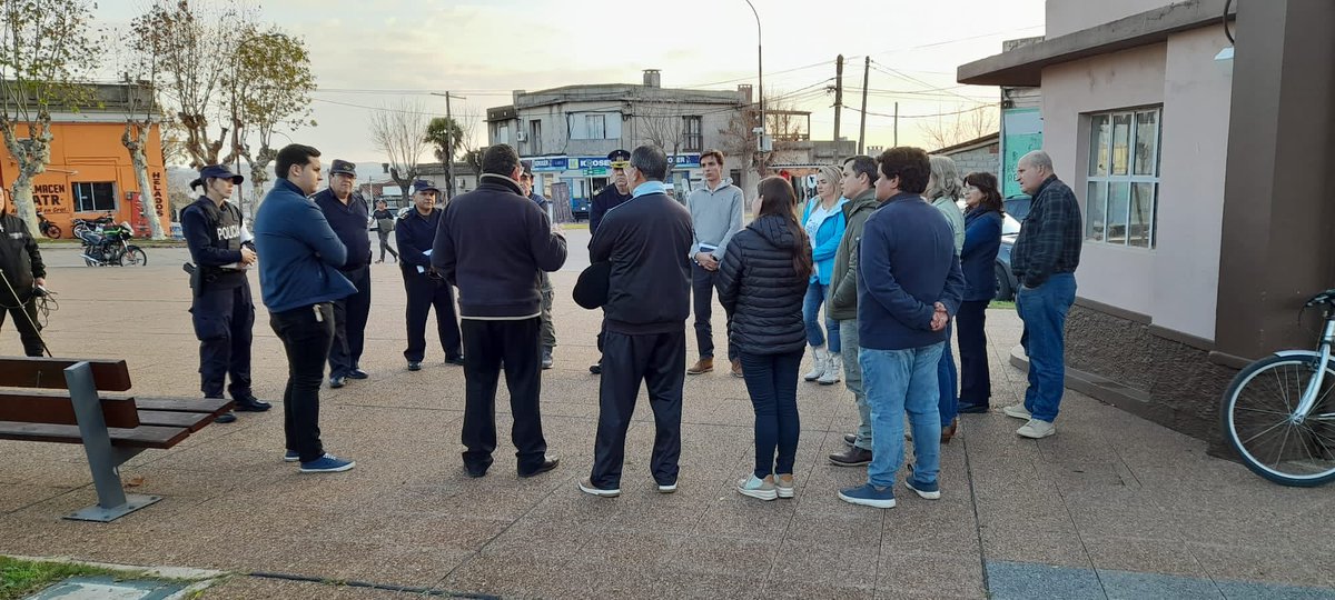 terra_matias's tweet photo. Hoy estuvimos en Lavalleja, primero conversamos con vecinos de José Pedro Varela y después en Minas junto a vecinos de los barrios Garolini y Las Delicias. Mucho por hacer 💪💪 https://t.co/WYgQ2rNgfX