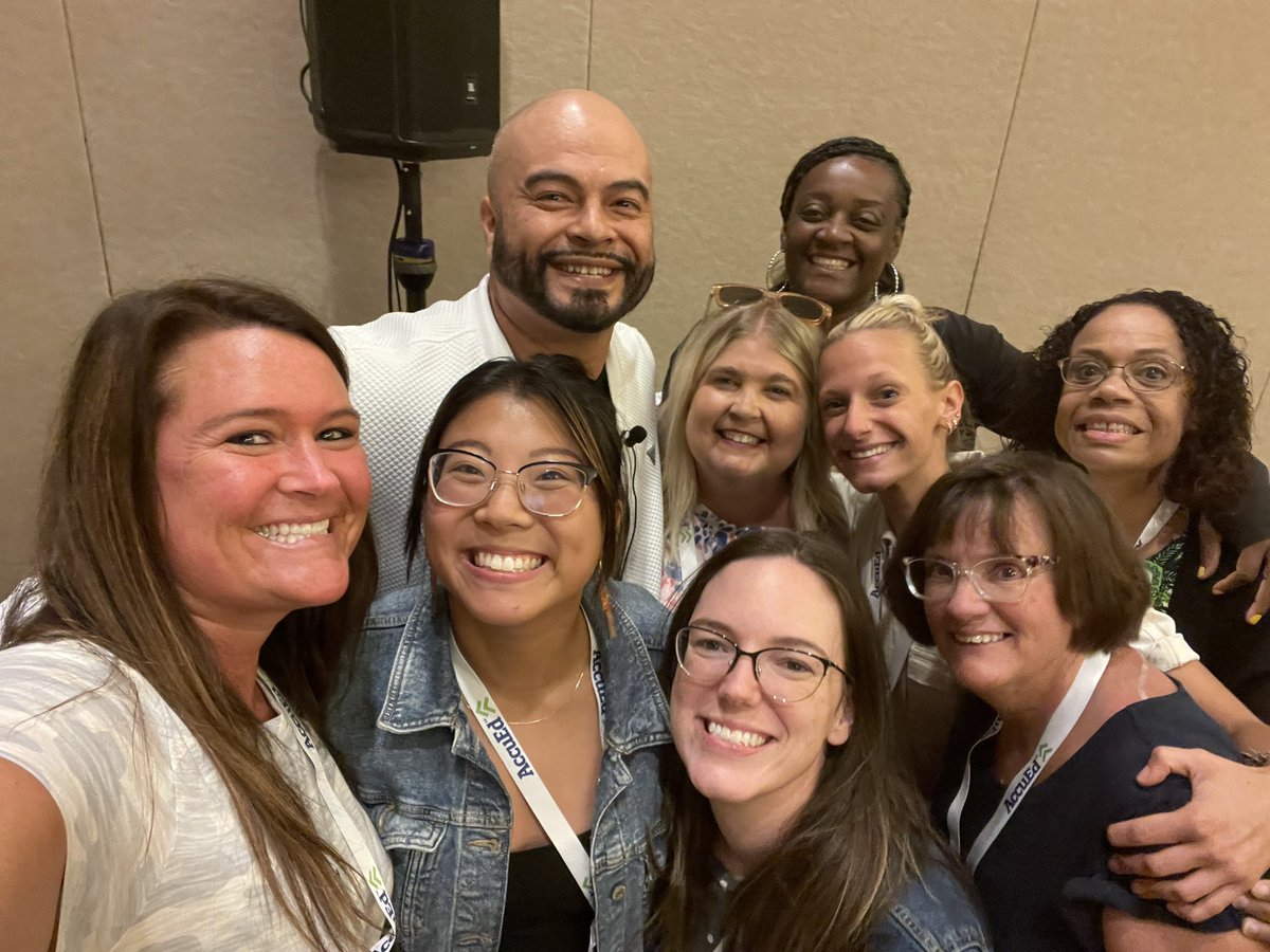MsWilliamsClas2's tweet photo. Having the BEST time with @CoolSpeak !! You’re awesome @emejia ! :) https://t.co/K1MUiZ2p6s