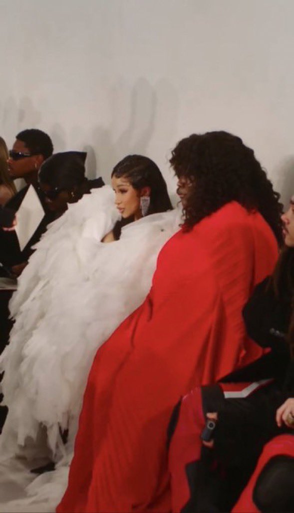 RT @Olamide0fficial: Rema sitting together with Cardi B and Yseult at a fashion show in Paris. https://t.co/MyUwclQOsm