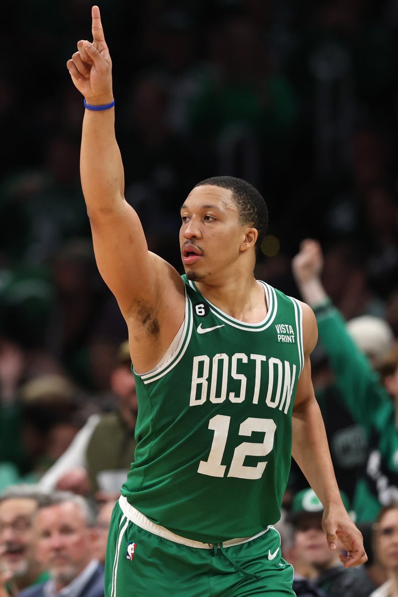 BleacherReport's tweet photo. Mavs, Spurs, and Celtics are finalizing a three-team trade, per @ShamsCharania

Mavs get:
Grant Williams

Spurs:
Reggie Bullock and 2030 unprotected Dallas swap

Celtics:
Multiple second-round picks https://t.co/Q12jbcPwXs