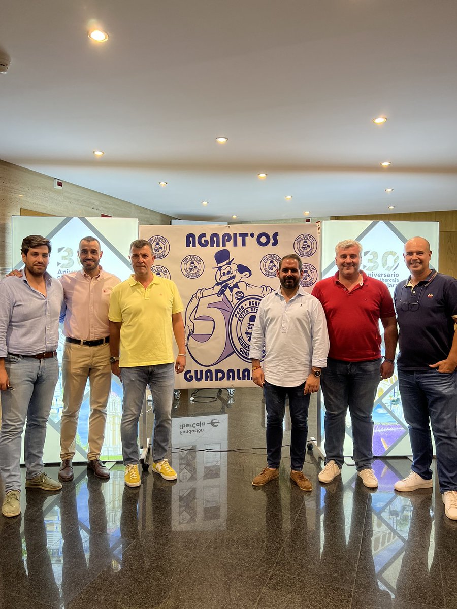 LopezPomeda's tweet photo. Coloquio 50 Aniversario @agapitosoe ! Un honor haber sido invitado como concejal de festejos de @GuadalajaraAyto y ex-peñista a este acto tan emotivo !! Enhorabuena a toda la familia Agapitos ! Y como dice su lema : Evita resacas - Quédate borracho !! @herraizayuso https://t.co/07jAe3FZD7