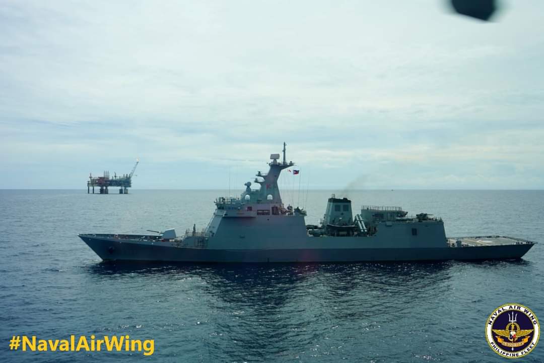 Philippine_Navy's tweet photo. IN PHOTOS | PH #Navy's Wildcat secures #Malampaya w/ BRP Antonio Luna (FF151)
📝📸: Naval Air Wing
#FlyNavy
#ProtectingtheSeasSecuringOurFuture
#ModernandMultiCapablePHNavy
#AFPyoucanTRUST https://t.co/9yOk3ioPjp
