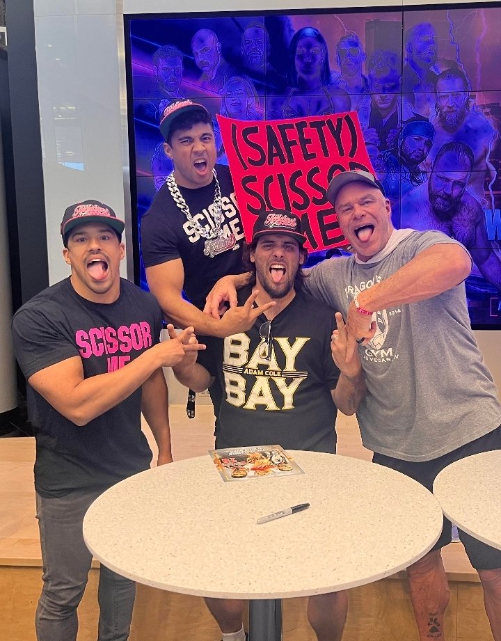 Luke__Duke__'s tweet photo. Huge thank you to @callmekrisstat @orangecassidy @RealBillyGunn @PlatinumMax @Bowens_Official for the fantastic meet and greet experience before @AEW Dynamite tonight @RogersPlace.
All 5 of you made it well worth it!! https://t.co/pgLQ240tHY