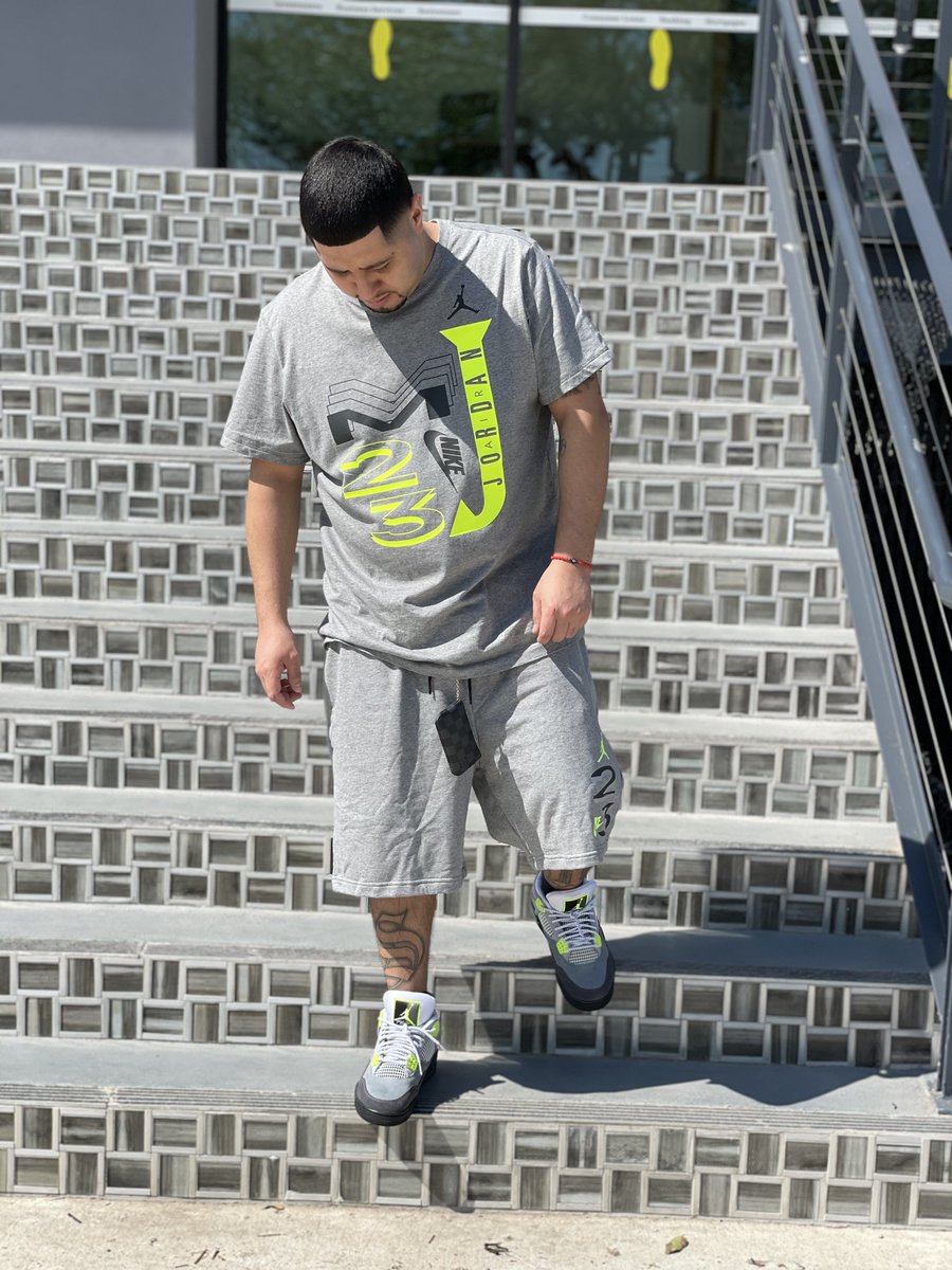 FWMimRRReal's tweet image. #Retro4 #Retro4neon95 #Jordan #sneakerhead #sneakerheads #Neon #Sneakers #KOTD #Wearyoursneakers #Flyerthenmost #Fly #Drip #Mj