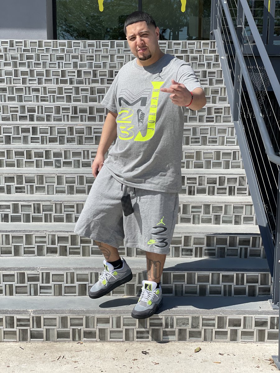 FWMimRRReal's tweet image. #Retro4 #Retro4neon95 #Jordan #sneakerhead #sneakerheads #Neon #Sneakers #KOTD #Wearyoursneakers #Flyerthenmost #Fly #Drip #Mj