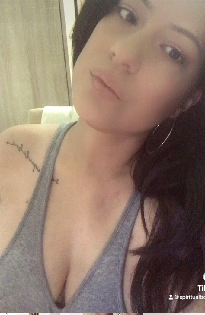 bella_findom1's tweet photo. Step into my world and do as you’re told #findom https://t.co/10Yau8rtdh