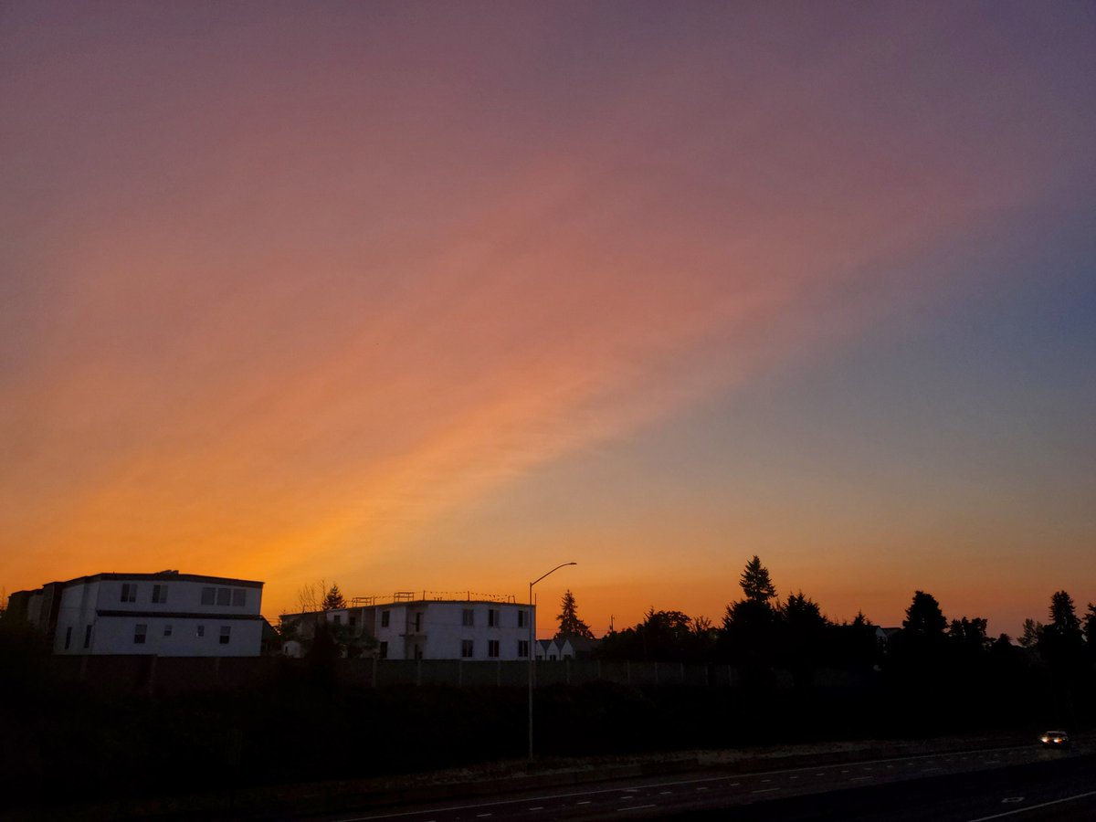 Orange #sunset #PortlandOR #orwx @JoshCozartWx @KelleyKOIN @NatashaKOIN6