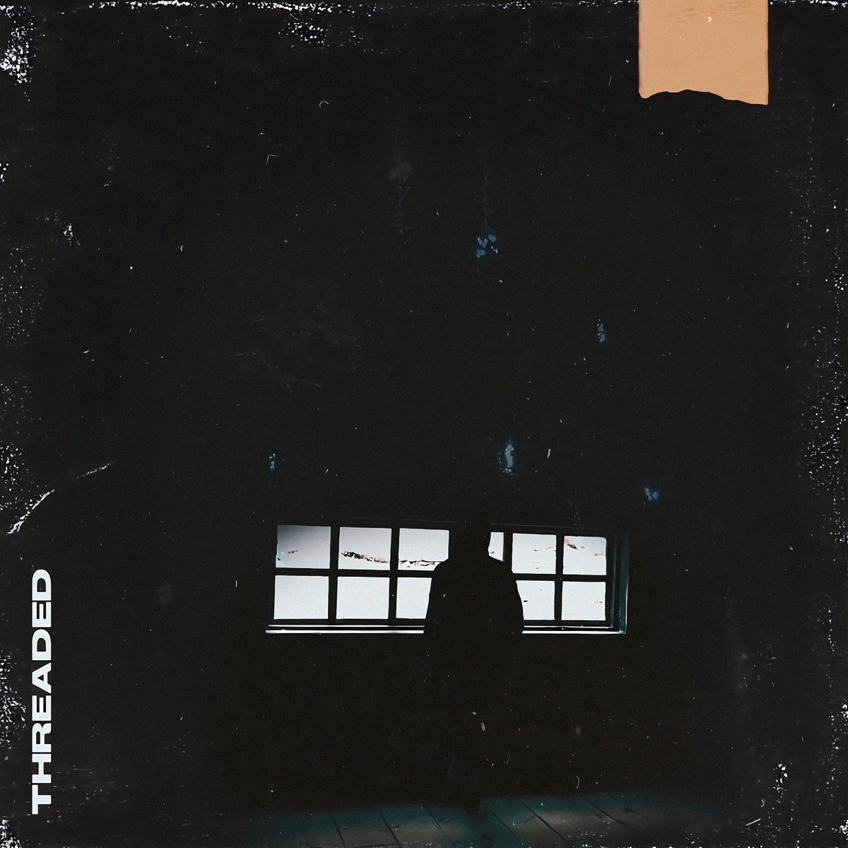 Threaded tweet media