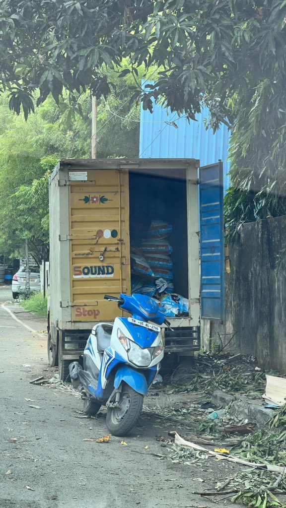 Sandr0id's tweet photo. @ChennaiTraffic @chennaicorp @chennaipolice_ @ChennaiTraffic @chennaicorp Sir it has been more than a week but no action has been taken. Illegal ration transport is still happening. Please take action. The parked Vehicle number plate has also been removed. https://t.co/vmwmS5ZVhE