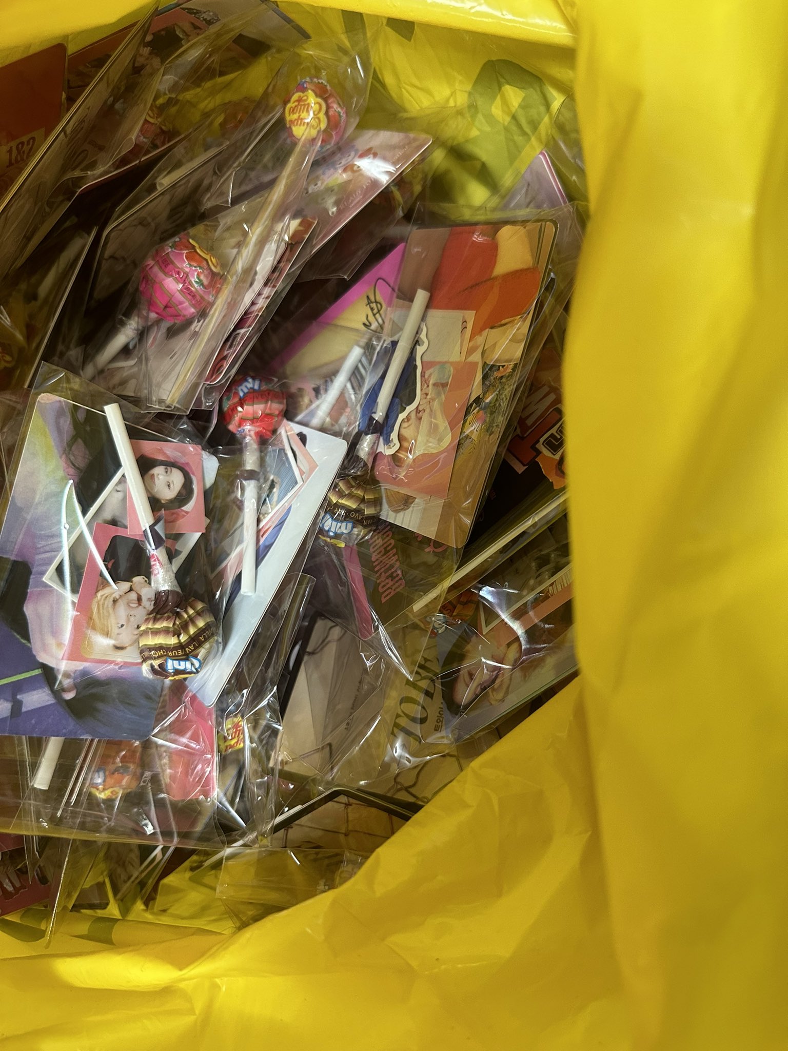 TWICE U.S. OFFICIAL on Twitter "I’ll be carrying these in a bright