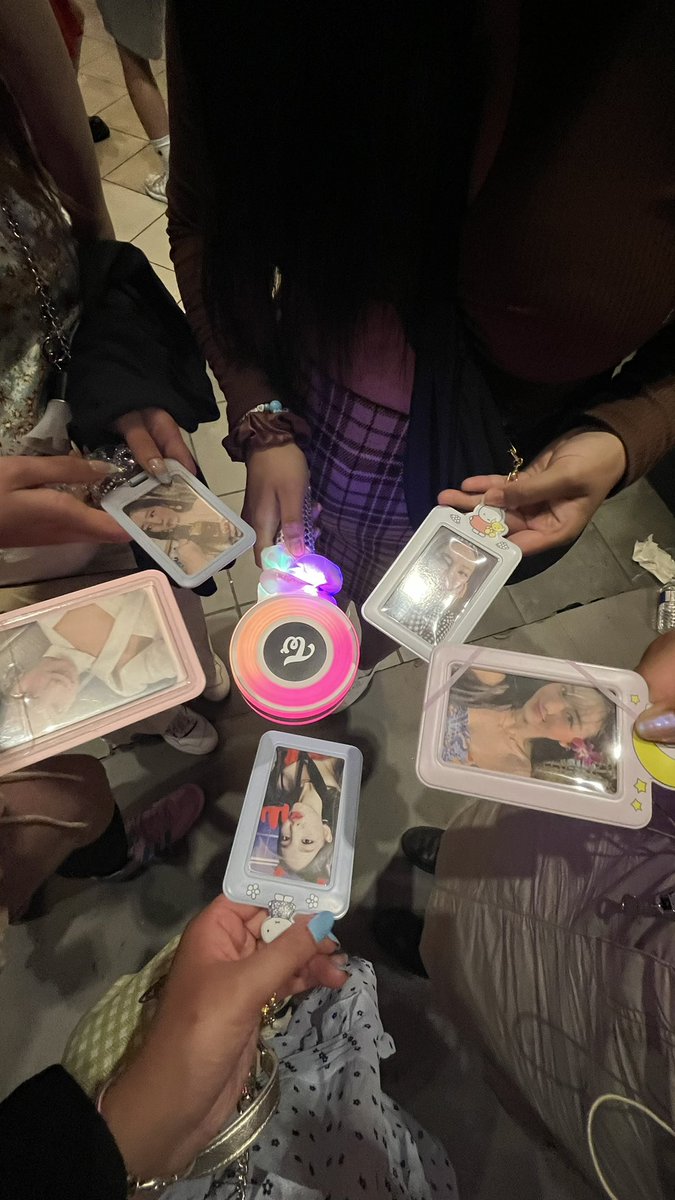 teanesssss's tweet photo. im so happy i got to see twice!!!! i even caught a little confetti despite being all the way up in the 300 😭💕 https://t.co/tPIMdVYvWM