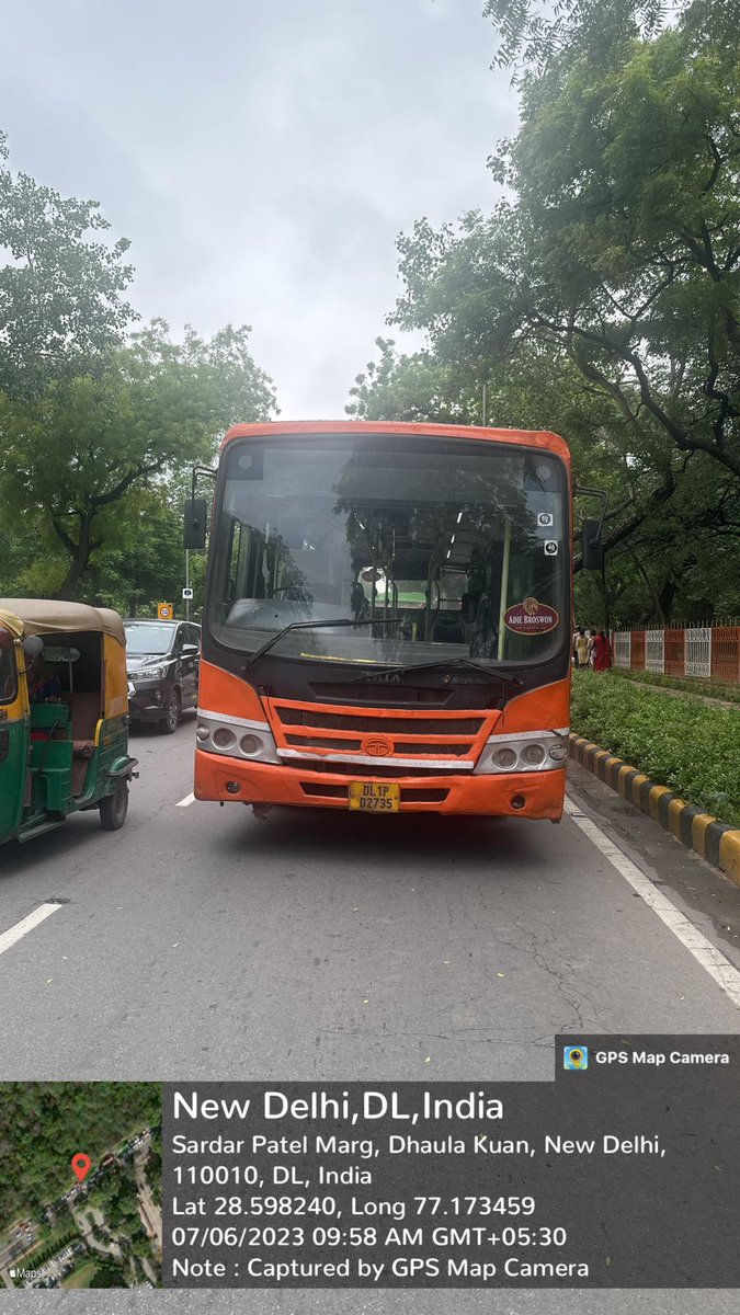 dtptraffic's tweet photo. Traffic Alert
Traffic is affected on Sardar Patel Marg in the carriageway from Dhaula Kuan flyover towards 11 Murti due to breakdown of a bus near Maurya Hotel. Kindly avoid the stretch. https://t.co/fmPrs9q3j2
