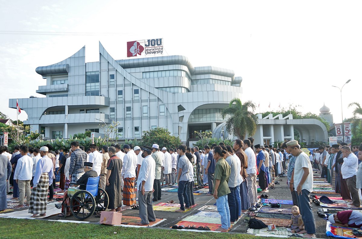 JGU_University's tweet photo. Eid Al-Adha Prayers and Slaughtering of Qurban Animals 10 Dzulhijjah 1444 H ✨ https://t.co/m3nNSBcEDt