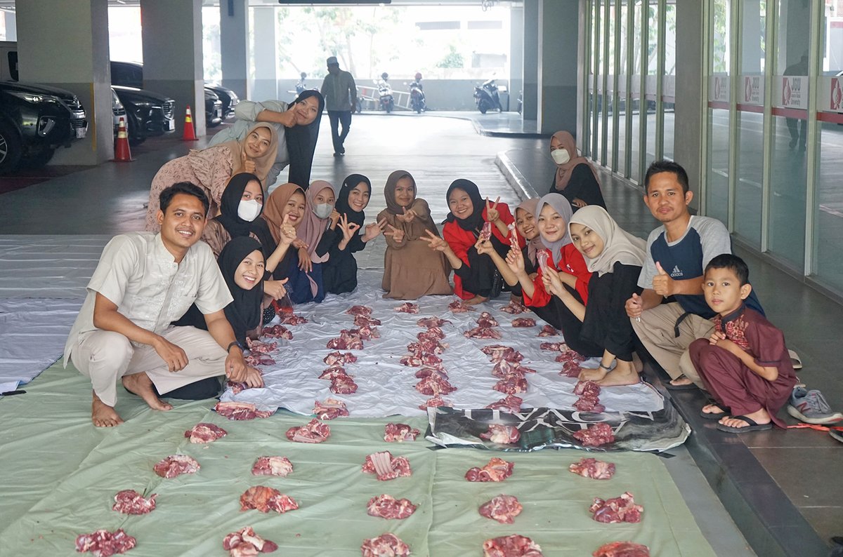 JGU_University's tweet photo. Eid Al-Adha Prayers and Slaughtering of Qurban Animals 10 Dzulhijjah 1444 H ✨ https://t.co/m3nNSBcEDt