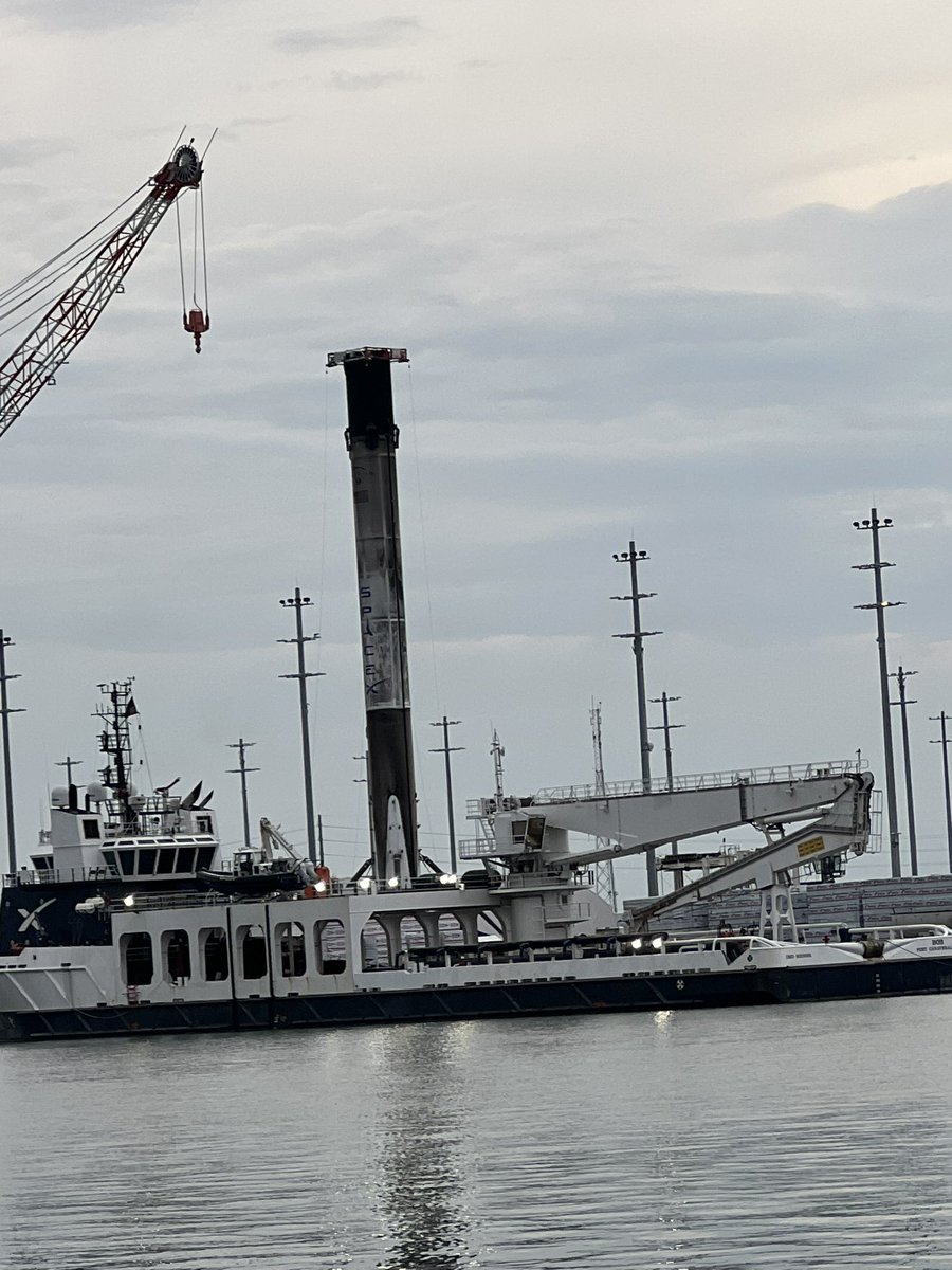 Sweeeeet__T's tweet image. Watched the Falcon 9 launch a couple nights ago then while eating dinner tonight looked up to see this parked across the waterway. What a time to be alive. @elonmusk @SpaceX