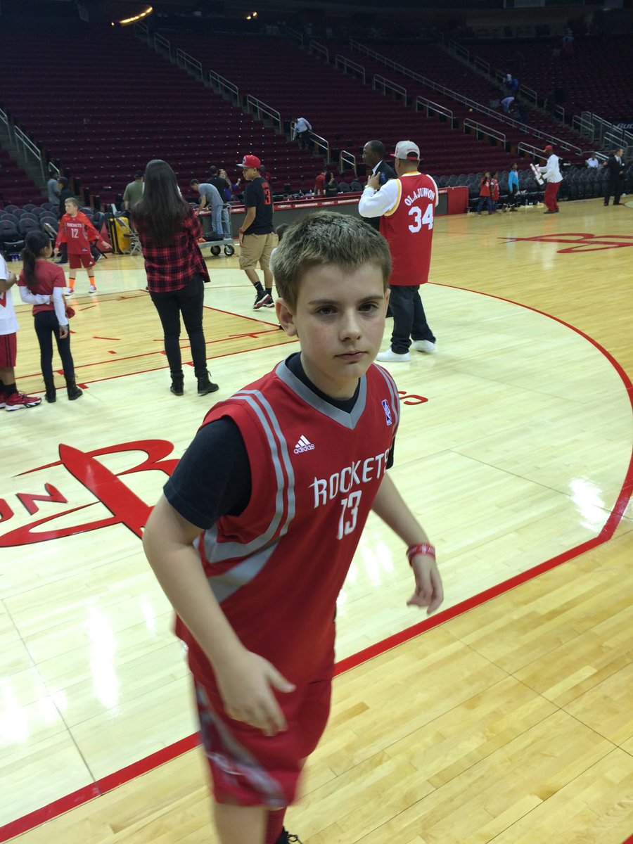 sapnap's tweet photo. @HoustonRockets i am ! look at this photo of me rockets i'm your biggest fan https://t.co/LAHjCzAigl