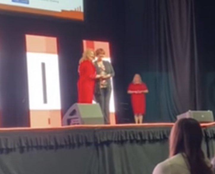 Received the FCCLA Spirit of Advising Award on the National stage tonight! Thank you WA State for the recognition! Very grateful! @bonneylakefccla @SumnerSDCTE @SumnerSchools