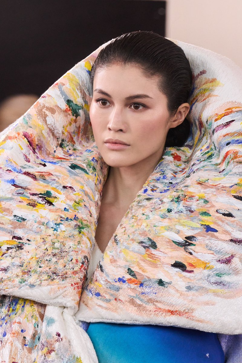 juliomadariagaa's tweet photo. From Schiaparelli, with love. https://t.co/l4e4FGU71X