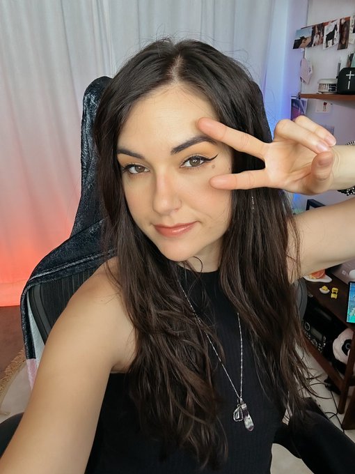 Live now over here twitch tv / Sasha Grey https://t.co/9VLUxKpH57<a href="/tag/vivamexico"class="tags"><span>#vivamexico</span></a>