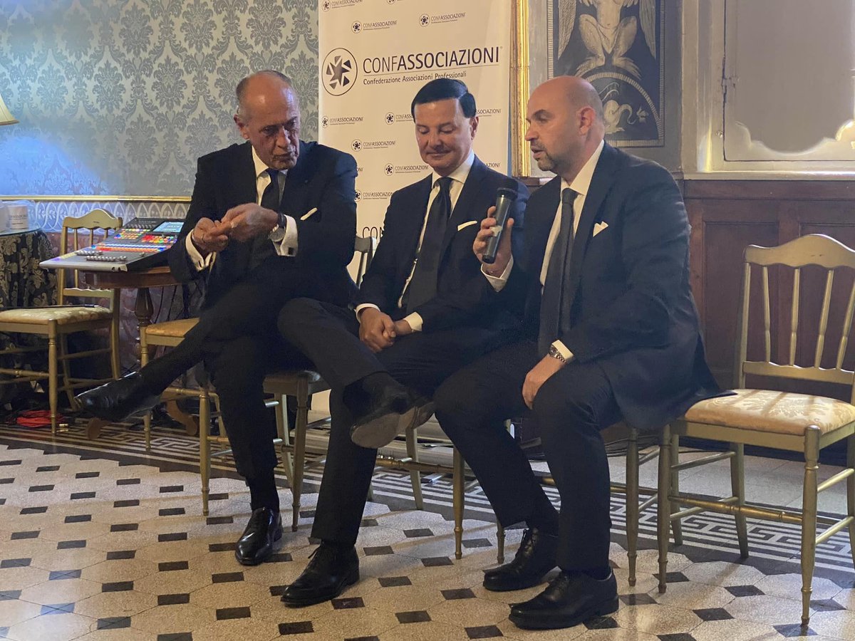 AngeloDeianaTW's tweet image. E' #tardi ma volevo #essere #comunque con #voi per dirvi l#grazie per la #straordinaria #partecipazione alla nostra #festa in #occasione del Decennale di CONFASSOCIAZIONI. E' stato il "più grande #spettacolo dopo il weekend"...

#Confassociazioni #laretedellereti #lenostrefoto