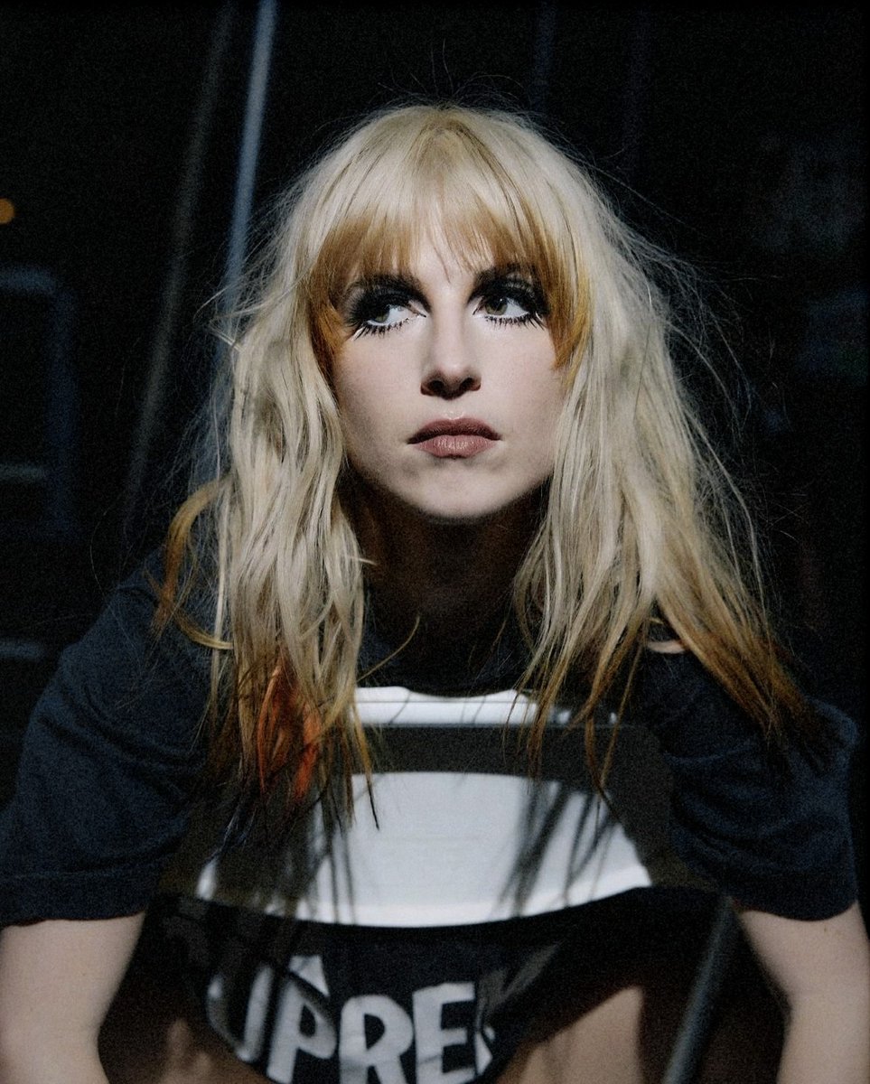 💬 Hayley Williams para <a href="/coupdemain/">Coup De Main</a> 

"Hay cosas que necesitan nuestra atención, como el cambio climático, algo que nadie puede solucionar por sí solo. Nos va a tomar a todos, pero no podemos salir de nuestra burbuja para trabajar juntos y ser amables unos con los otros"