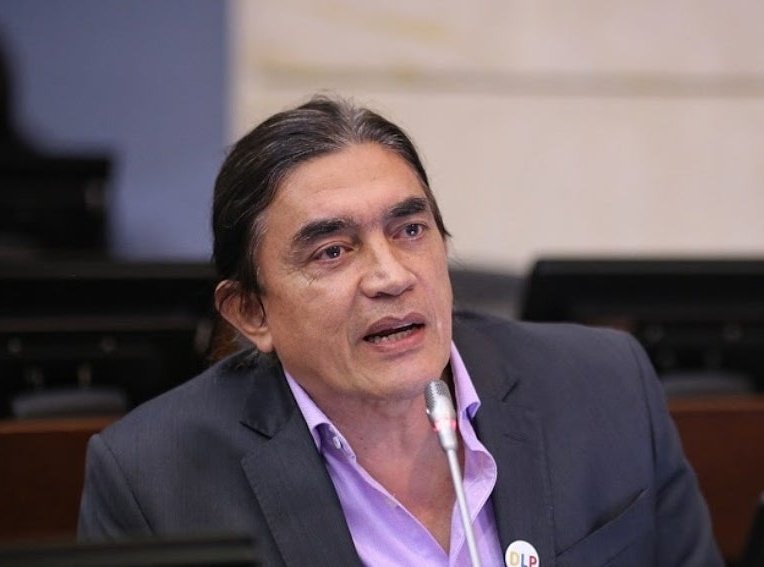 eleccionescolom's tweet photo. #ATENCION
¿A la alcaldía de Bogotá, por quién votaría?

🔁 Gustavo Bolivar @GustavoBolivar
♥️ Juan Daniel Oviedo @JDOviedoA https://t.co/brGvYV3Akd