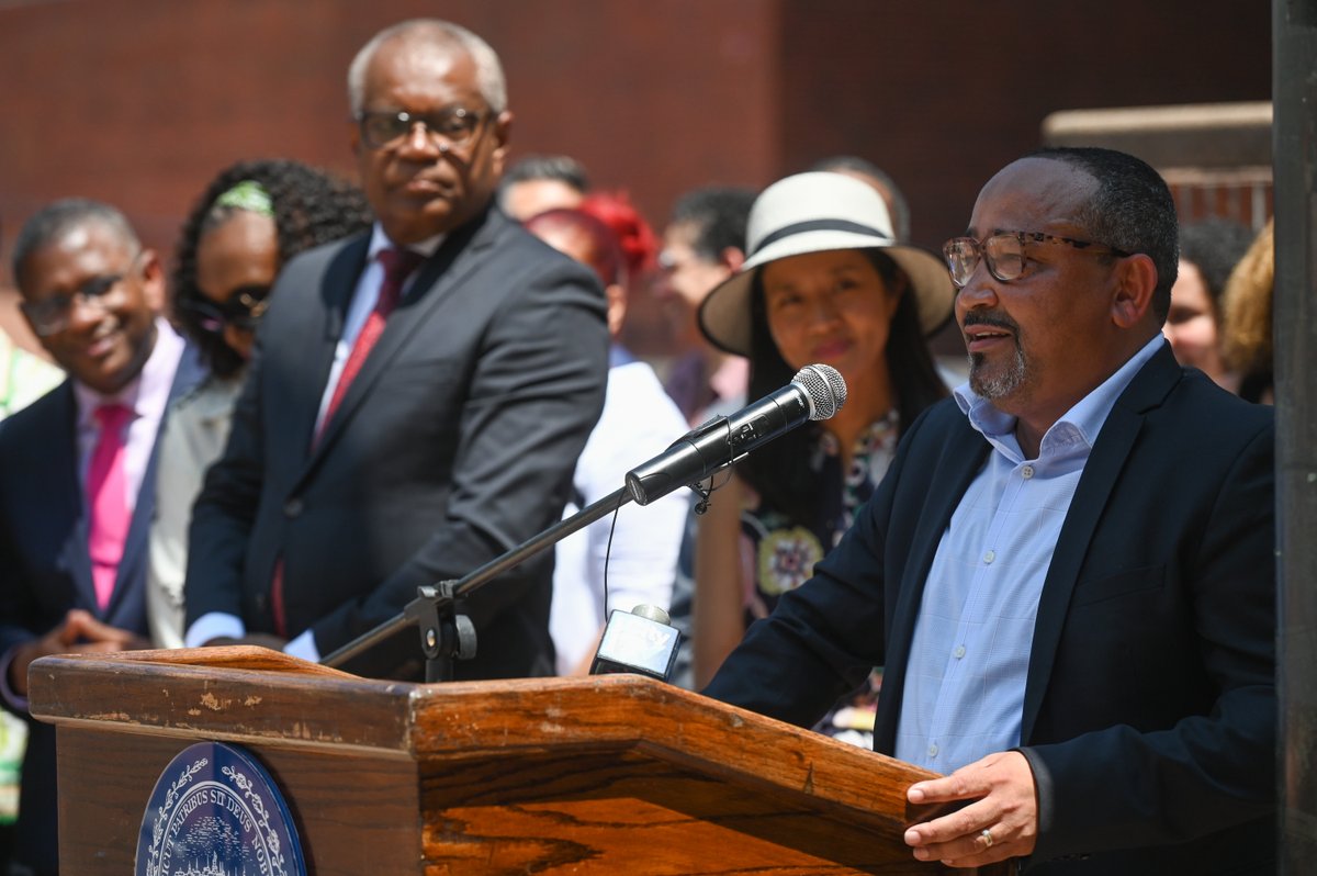 MayorWu's tweet photo. Today we raised the Cape Verdean flag—celebrating 48 years of independence with the Cape Verdean community. https://t.co/q6tYhJoWuK