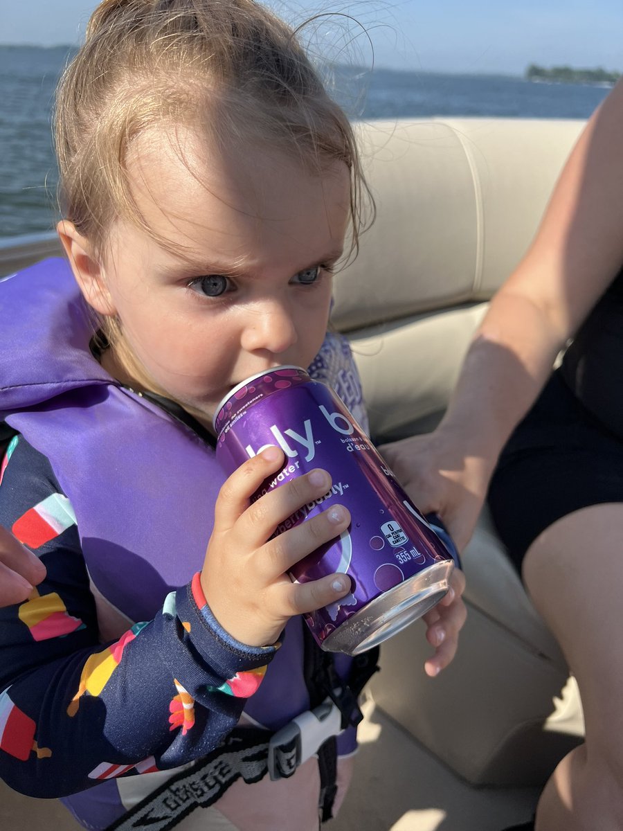 Even my granddaughter Shiloh likes drinking @MichaelBuble with her matching life jacket on. She says “Papa it’s mmmm”! 😁