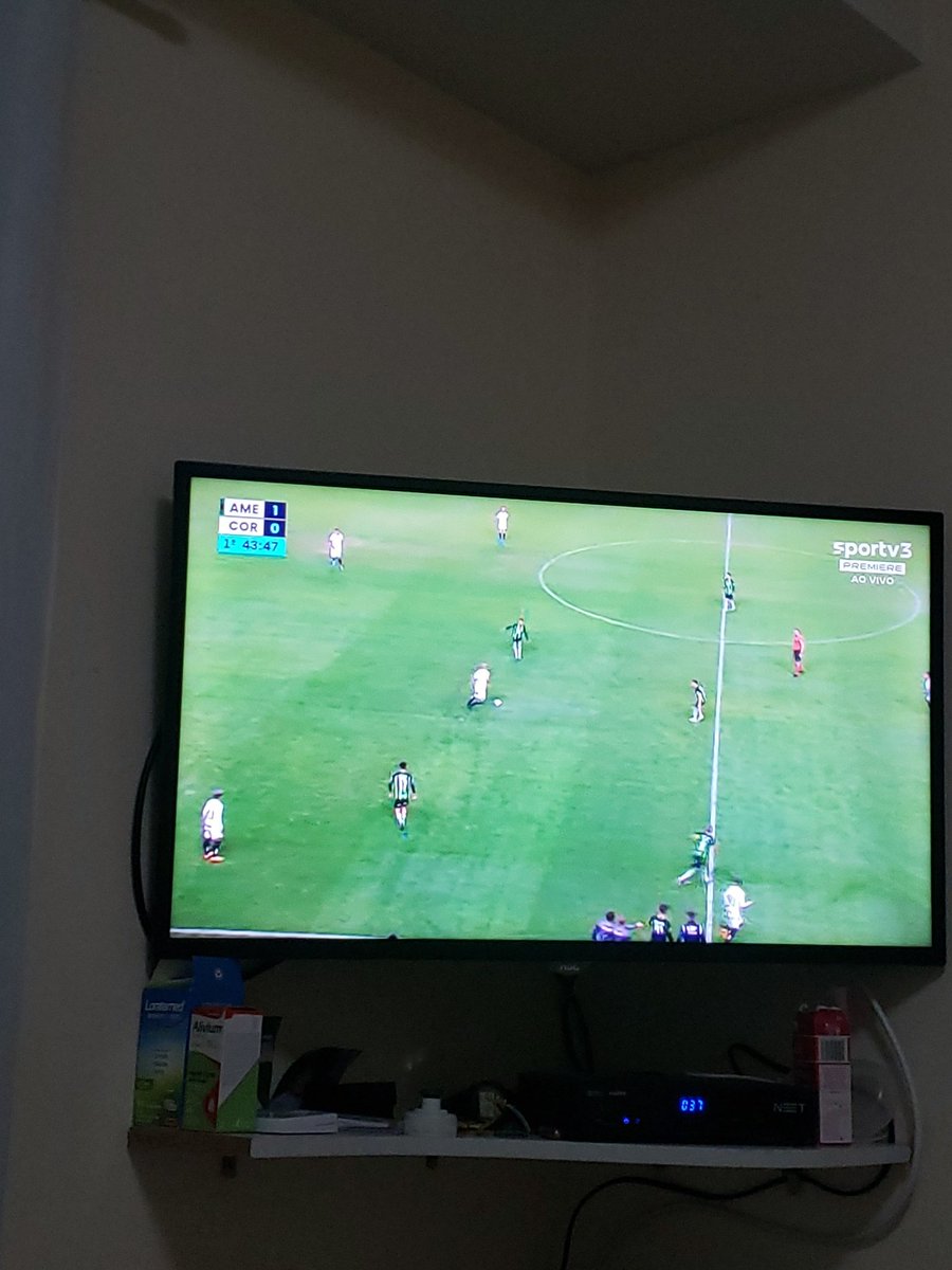 #bdmg #Globo Escutar o Rogério Correia so falar da torcida do Corinthians e ainda falar errado o placar toda hora favorecendo o time deles é difícil viu (1°tempo). <a href="/tvglobo/">TV Globo 📺</a>