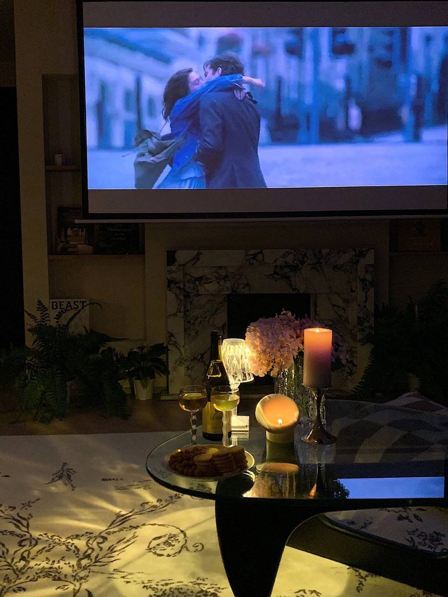 Mary19840722's tweet photo. One cooks, eats, wears a mask to press the road, comes back to the projector to watch TV.#Solitude #July5th https://t.co/B1QdI7yYTH