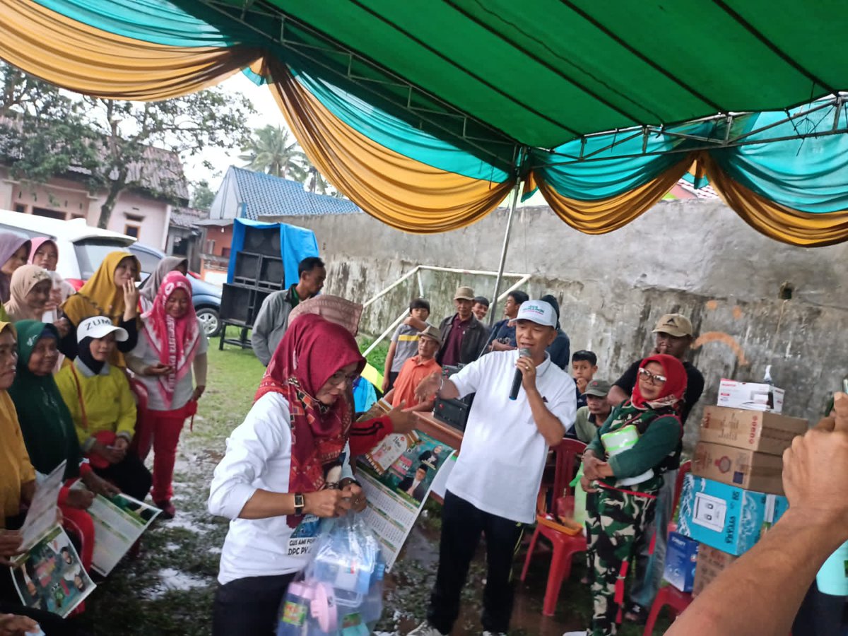 bang_azwan's tweet photo. Tetap semangat bersama para keluarga besar di kecamatan Sumberejo
#Azuwansyah
#Lampung
#Tanggamus
@lampunggehh
#TrendingNow https://t.co/PgBEeDdo0h