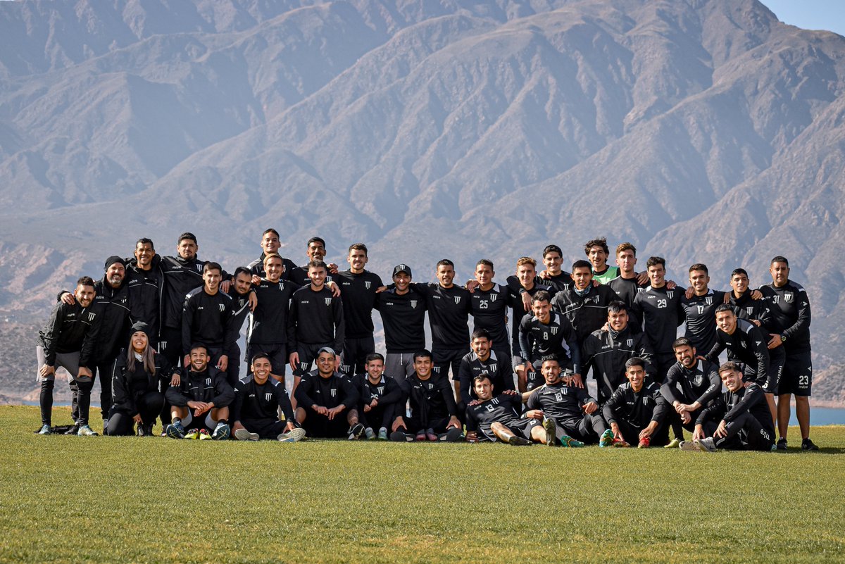 TODOS JUNTOS 🖤🤍

#VamosLobo 🐺