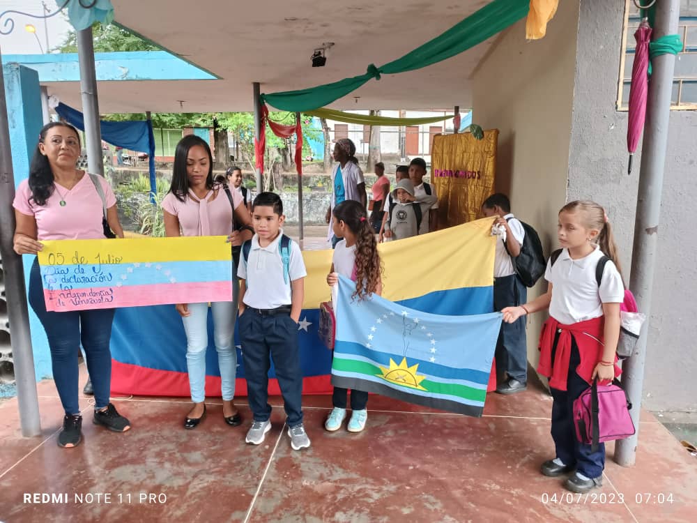culturagodosmat's tweet photo. #05DeJulio @MPPEDUCACION Semillero de Patria enalteciendo a los padres firmantes de nuestra Acta  @ActualZe @NicolasMaduro @_LaAvanzadora @DGCPatrimonioy2 @WuikelmanAngelP @ViceComunidades #IndependenciaDeLaPatria https://t.co/OS7VmjVWq4