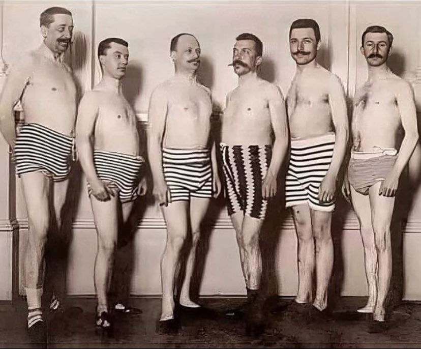 AgathaChocolats's tweet photo. In six words or fewer, write a story about this photo.
#sixwordstory #WritingCommmunity https://t.co/VqE83ESyLg