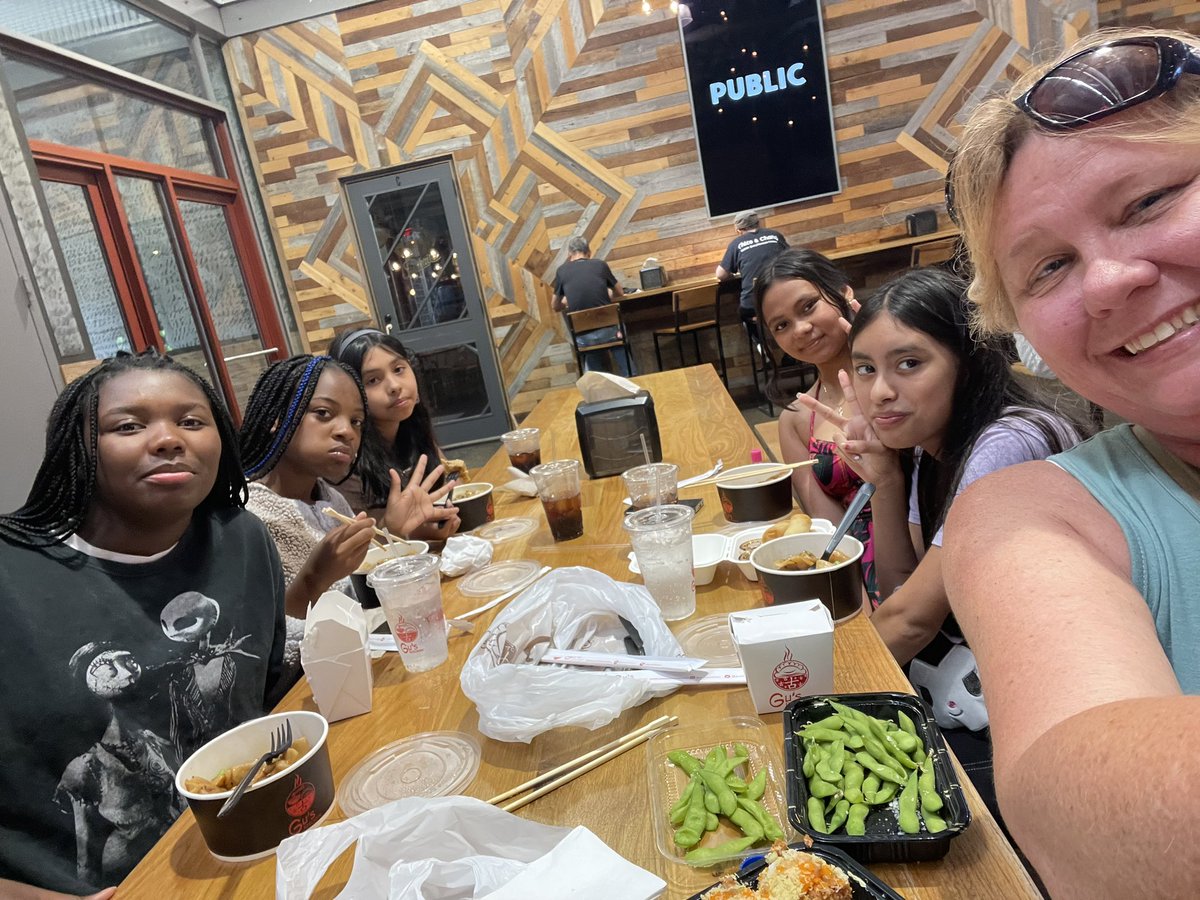 PriceCSRobotics's tweet image. I missed hanging with my stem squad! Price Robotics started with dessert, of course because our girls are the sweetest @ahautecookie so yummy then on to Krog Street for some dumplings and finally at AMC to see the Little Mermaid today! @APSPrice @PBS_Atlanta