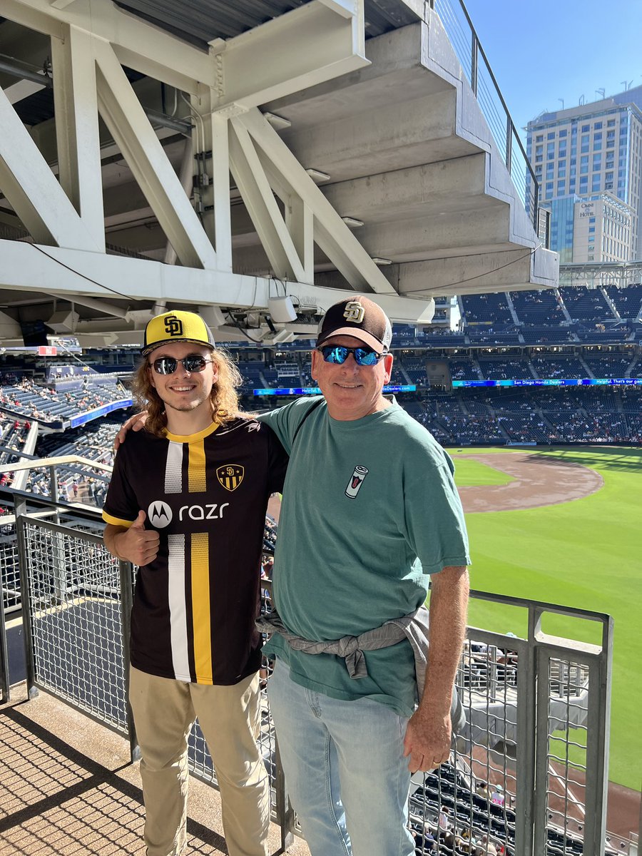 mrodgers25's tweet photo. #bringthegold  GO PADRES!! https://t.co/mbkwGtAI11