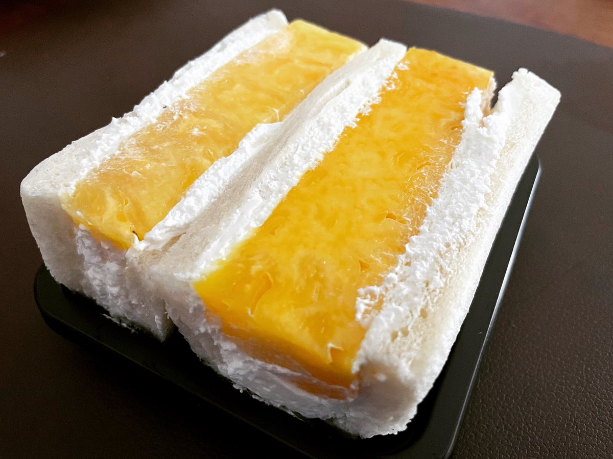 ssatooko's tweet photo. 近くにオープンしたカフェでパイナップルサンド買ってみた✨美味しい〜
今度は店内でゆっくりしに行きたい
#果実屋珈琲 https://t.co/6wGHVTItLj