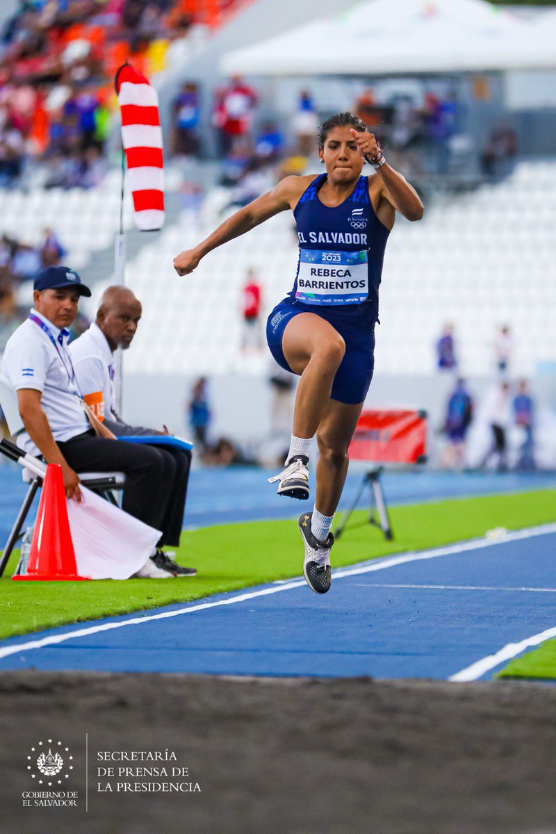 SecPrensaSV's tweet photo. #SanSalvador2023 | La salvadoreña Rebeca Barrientos participó esta noche en la final del salto triple en los XXIV Juegos Centroamericanos y del Caribe @SSalvador2023. #SecretaríaDePrensa https://t.co/Ygh2vIs9sQ