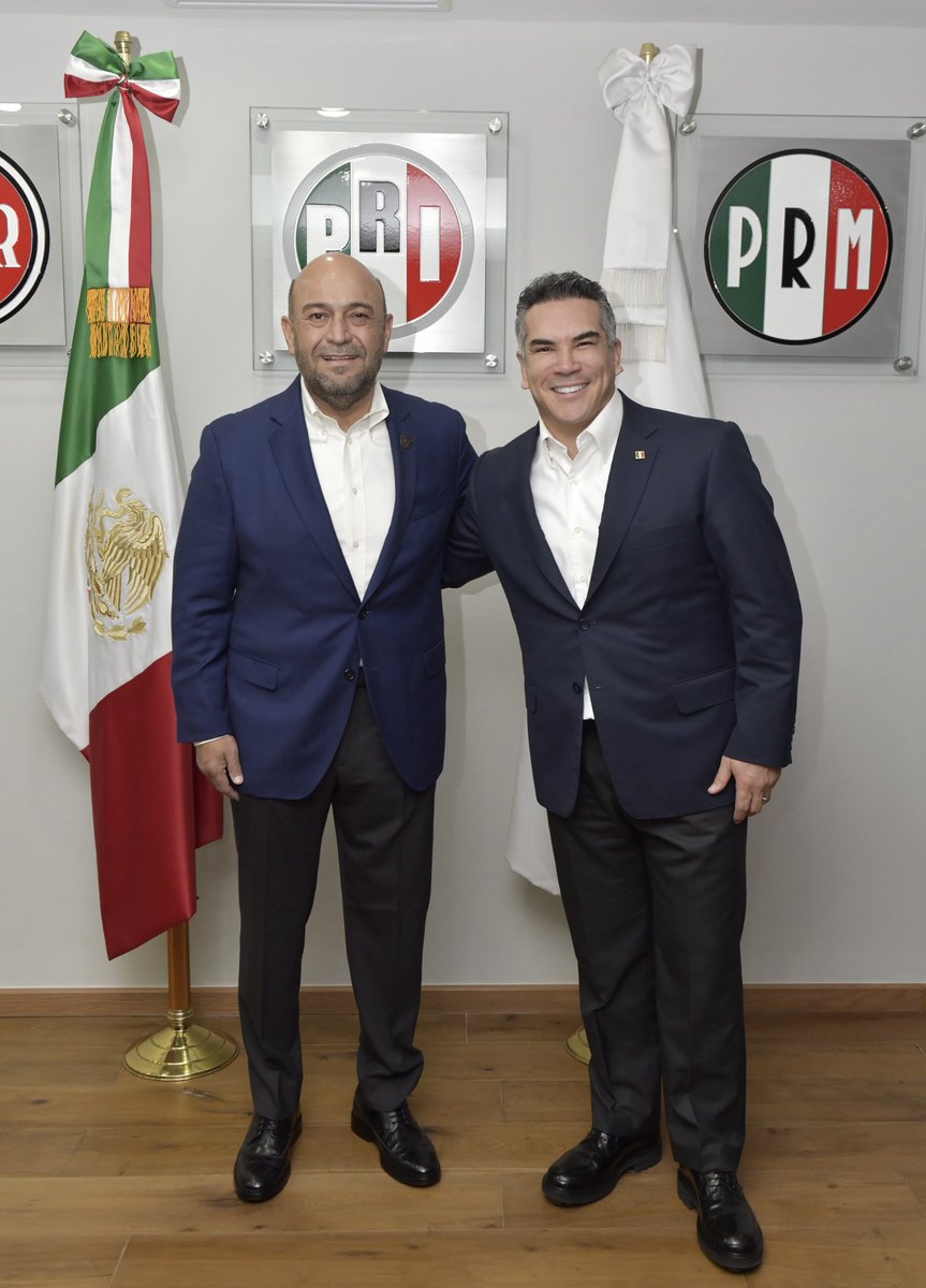 alitomorenoc's tweet photo. He invitado a mi gran amigo @rigofuentes, por el extraordinario trabajo al frente del priismo coahuilense, a sumarse como Secretario Adjunto a la Presidencia del @PRI_Nacional y Delegado General del PRI en la Ciudad de México. ¡Sé que pondrá todo su esfuerzo por el priismo, en el 2024 vamos a ganar! 👊🏼🇲🇽