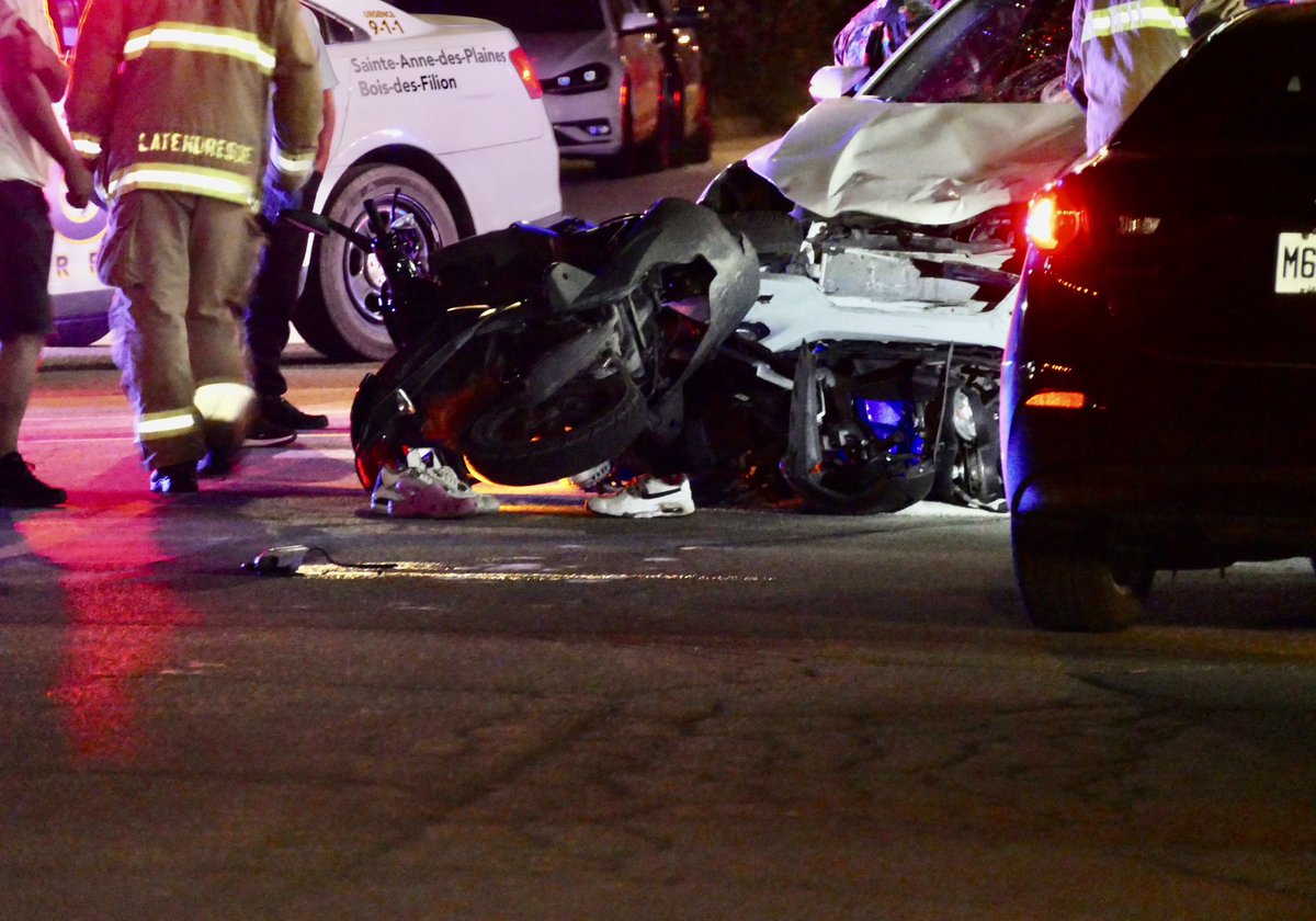 cdmedia911's tweet photo. Accident avec blessé hier soir à Terrebonne, un véhicule et deux scooters d'impliqués. https://t.co/9T0cZq7D79