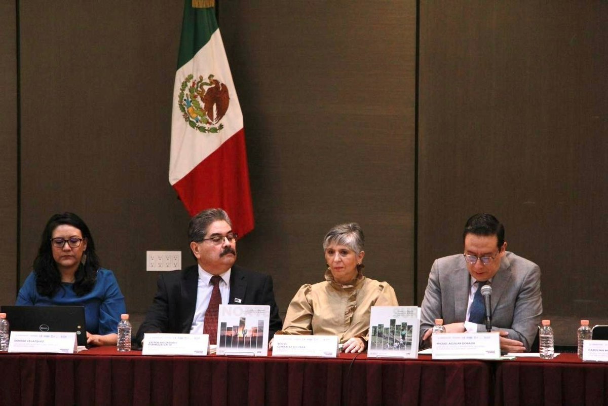 OIM_Mexico's tweet image. Hoy presentamos dos publicaciones con el recuento histórico de las #EMIF Norte y Sur en el marco del Encuentro Internacional de #MovilidadHumana, importantes insumos para entender el contexto de los flujos #migratorios en #Mexico.