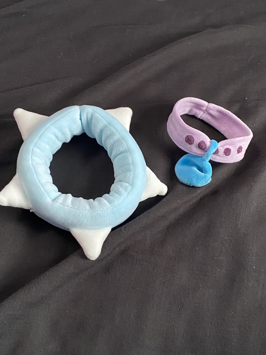 strawberrimoonn's tweet photo. @OapaKorgs one of my favorite details of these plushies is their removable collars :3 https://t.co/4re2th9Z74