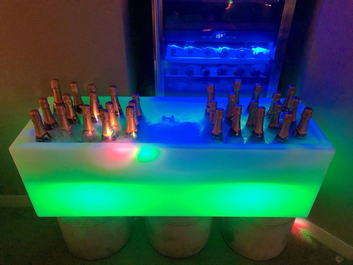 Glareyt6's tweet photo. 気づいたらぜんぜん銀座っぽくないw
もう飲みたくない！w https://t.co/ZO6Hairf7d
