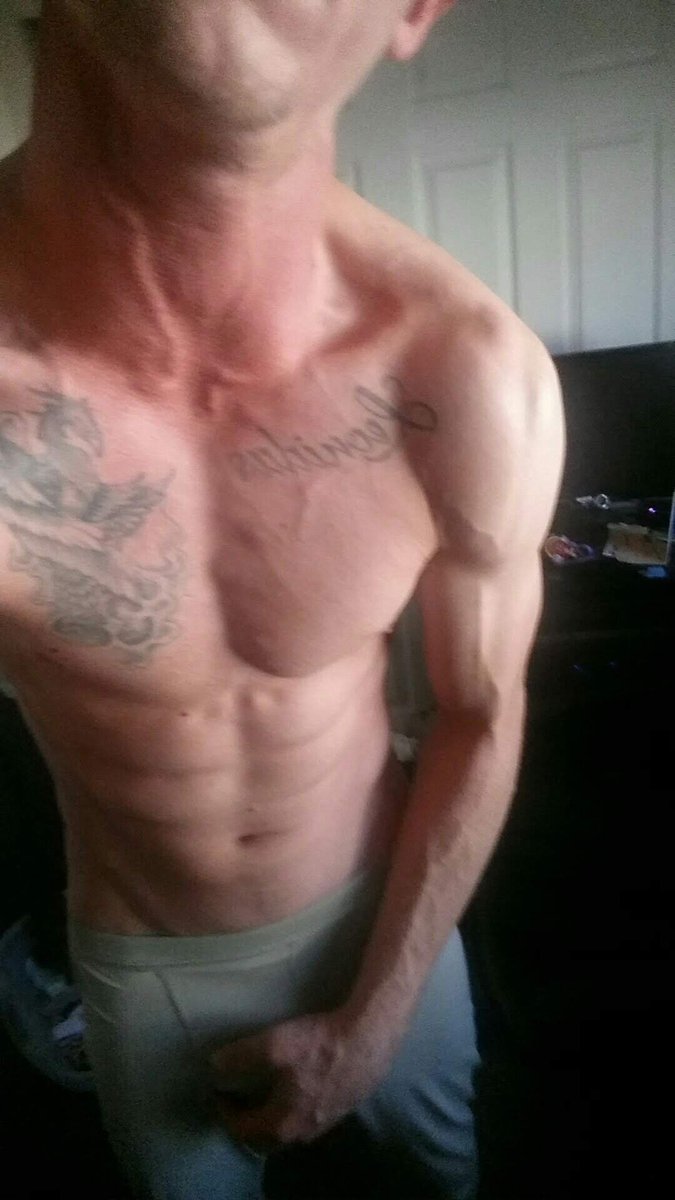 MaddFapper's tweet image. #flexing #muscleworship