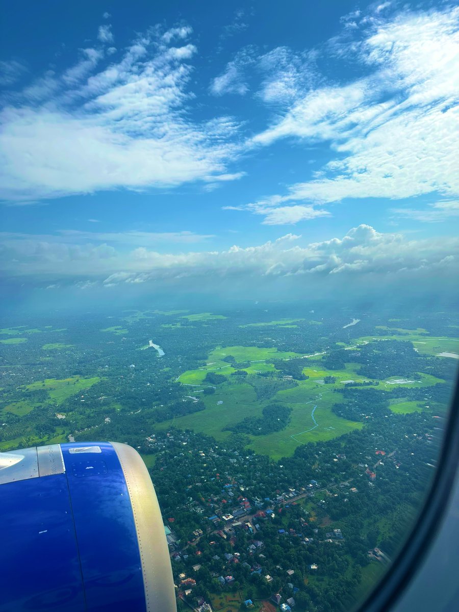 FatemaNagri's tweet photo. This state is unbelievably green. Stayed at the lovely @klresort. From the incredible villas to the insane food. Not to forget the incredible view and weather. They perfected the mix of luxury and nature. What a week! #kumarakomlakeresort #Kerala #wanttogoback https://t.co/HoyESPLGqP