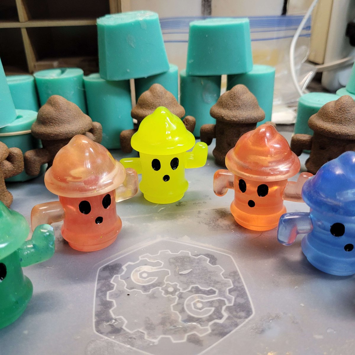 Mr_GearGrinder's tweet photo. 2 days left til Anime Midwest 2023!
Today's Trinkets are THE GYROIDS
Almost forgot to post today... Everyone's favorite wobbly musical furniture
#gyroids #ACNH #trinkets #animemidwest2023 https://t.co/etV5evmgkH