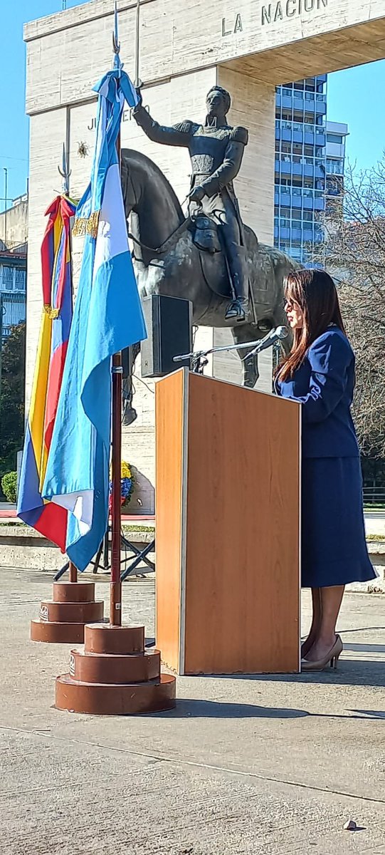 #5Jul Hace 212 años nuestros héroes y heroína conquistaron la Libertad, Independencia y Soberanía, hoy nos toca a los hijos de Bolívar y Chávez preservarla a toda costa ¡Viva la Patria! ¡Feliz día de la #IndependenciaDeLaPatria! ¡Feliz Día de la #FANB ! 
<a href="/NicolasMaduro/">Nicolás Maduro</a> <a href="/yvangil/">Yvan Gil</a>