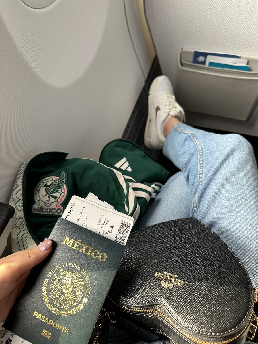 an_mishig's tweet photo. 🥹🇲🇽✈️🇨🇴 https://t.co/vp29MYYxsS